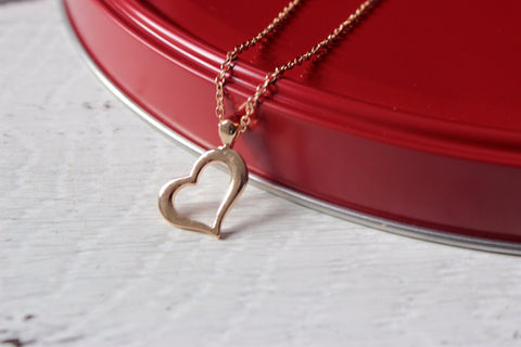 Valentine's Day Heart Necklace-2 Girls 1 Shop 