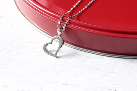 Valentine's Day Heart Necklace-2 Girls 1 Shop 